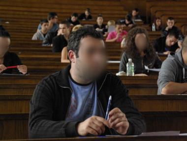 Държавата все пак ще гарантира 50 млн. лв. студентски заеми