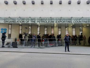 ОПЕК взе решение за огромно свиване в добива на петрол