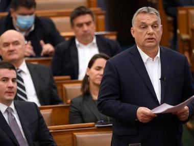 Унгарският парламент разреши на Орбан да управлява еднолично