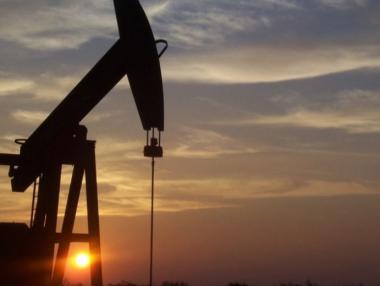 Goldman: Цените на петрола ще продължат да падат