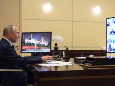 Русия тепърва ще усети удара от свиването в добива на нефт