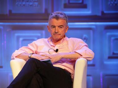 Ryanair отказва да лети с празна средна седалка