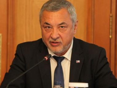 Симеонов: Предлагаме 50% компенсация на концесионерите заради безплатните чадъри