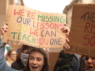 Днешните 20-годишни ще са най-силно ударени от кризата