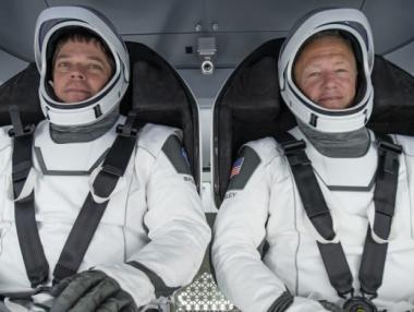 Лошото време попречи на SpaceX да изстреля капсулата с астронавти