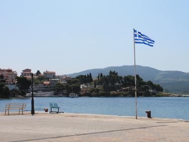 Гърция отваря граници за българите от днес