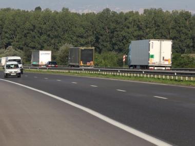 Въпреки обещанието на АПИ за панели на „Хемус“ хората излизат на протест