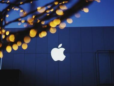 Apple вече струва повече от най-големите петролни и газови компании, взети заедно