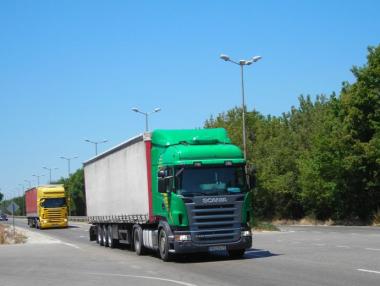 Превозвачи негодуват от множество проблеми на тол системата