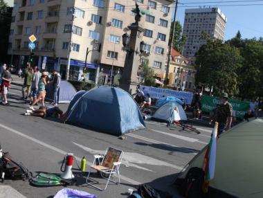 Полицията разпръсна палатковия лагер на Орлов мост