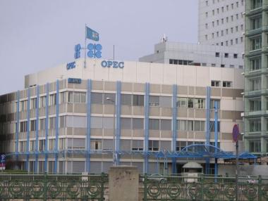 ОПЕК+ ще решава за задържане на добивите през септември