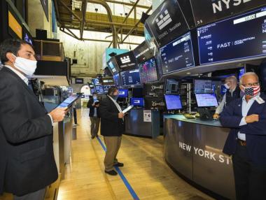 Dow Jones завърши най-успешния си месец от 80-те години