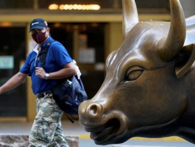 Nasdaq и S&P 500 с близо 2% надолу след спад на технологичните акции