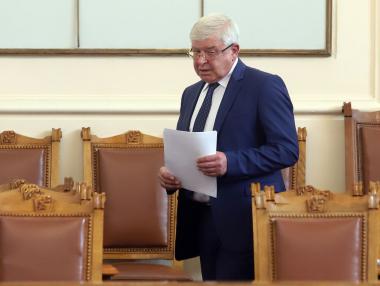 Ананиев предлага законодателна „гъвкавост“, за да харчи повече