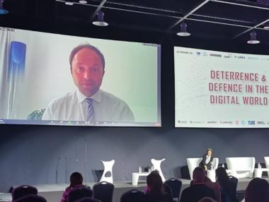 НАТО и ЕС трябва да работят рамо до рамо срещу киберзаплахите