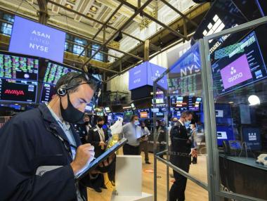 Американските акции се повишиха в очакване на нов пакет стимули