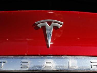 Tesla чупи рекорди по приходи и продажби