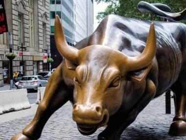 „Разяреният бик“, който се промъкна на Уолстрийт зад гърба на полицията