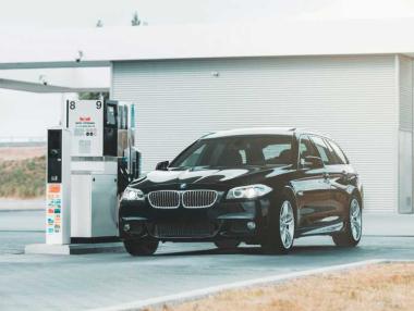 FT: Великобритания забранява продажбата на бензинови и дизелови коли още от 2030 г.