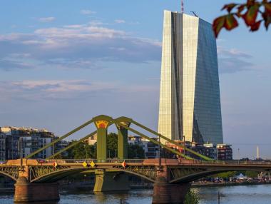 Икономистите очакват още стимули от ЕЦБ