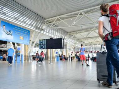 България може да задължи пристигащите от чужбина да са с поставена ваксина