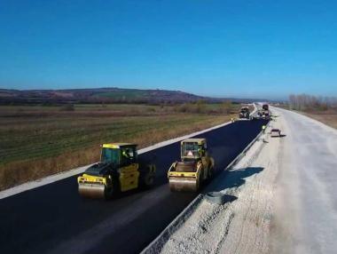 Докъде стигна строежът на магистрала „Хемус” (снимки)