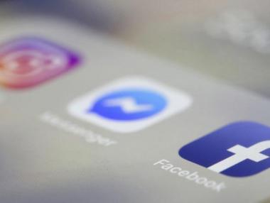 Facebook Messenger се срина