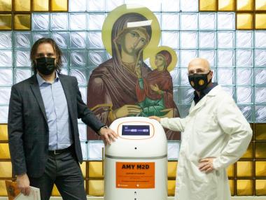 Vivacom дари авангарден робот за дезинфекция на УМБАЛ „Св. Анна“