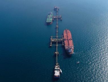 ОПЕК+ поведе цената на петрола надолу