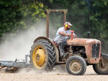 Българските сезонни работници с по-скъпи визи за Великобритания