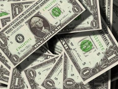 Доларът потъна заради новия президент на САЩ