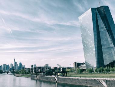 ЕЦБ оставя непроменени щедрите стимули