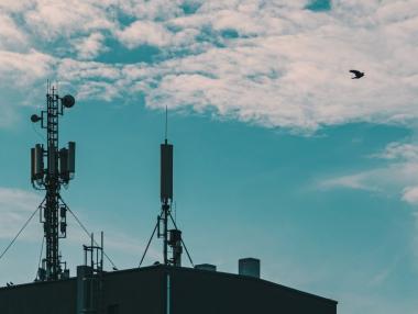 Българският регулатор най-накрая обяви търг за 5G лицензите