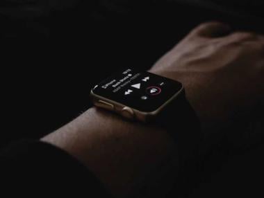 Facebook планира да създаде „умен“ часовник