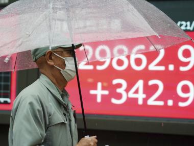 Японските акции се изстреляха до 30-годишен връх