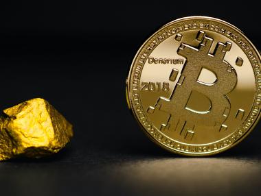 Злато или биткойн – какво избират експертите?