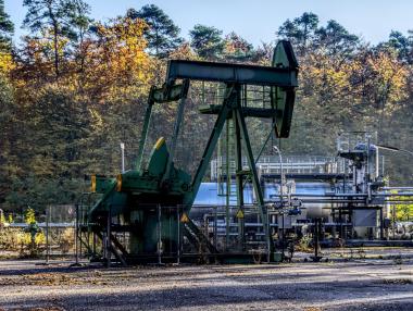 Петролът върви към поскъпване до нивата отпреди COVID-19