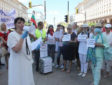 Туроператори излизат на протест с искане за реални мерки в бранша