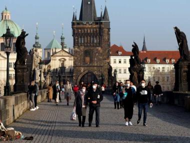 Половин Европа въвежда нови ограничения заради третата COVID вълна