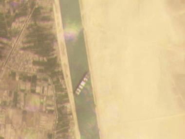 Запушването на Суецкия канал изстреля цената на петрола