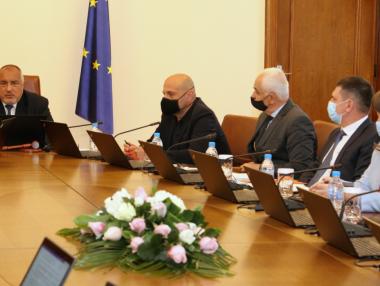 Кабинетът в оставка отпусна 240 млн. лв. за запазване на заетостта