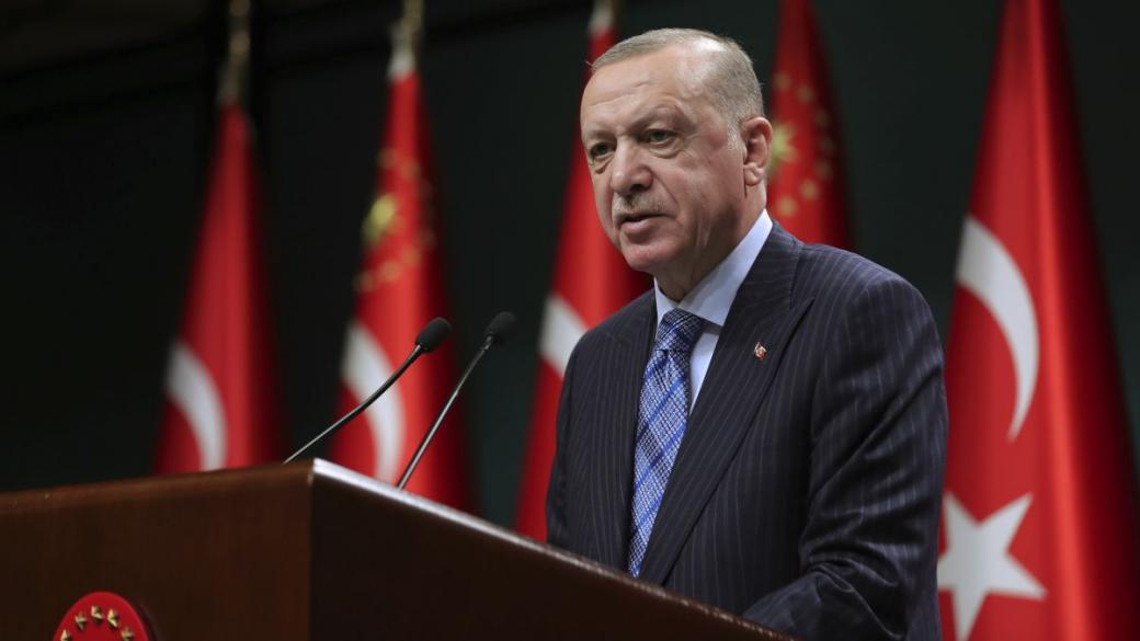 Ердоган обезцени лирата с нови рокади в централната банка