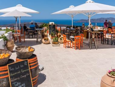 На работа в Кипър – само с ваксина или тест на 72 часа