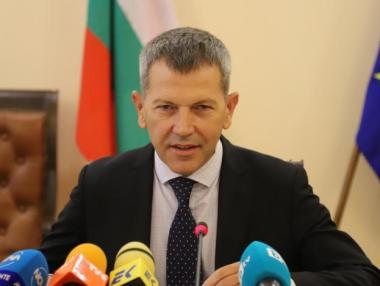 Транспортният министър е недоволен от концесионера на Летище София