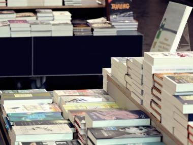 Продажбите на книги в ЕС намаляват, но цените растат