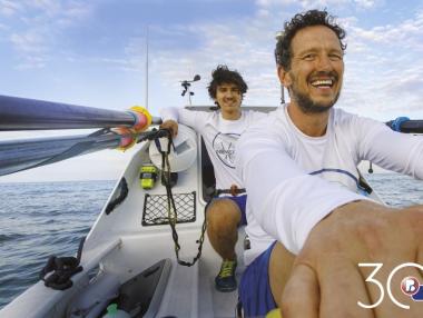 Прекосилите океана Максим и Стефан са герои в кампания на Пощенска банка