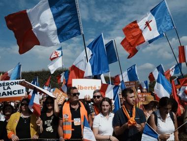 Продължават протестите във Франция срещу COVID мерките