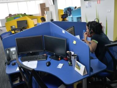 Страхът за работата и доходите се надига с новата COVID вълна