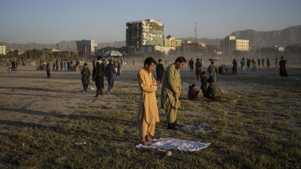 Талибаните призоваха за възобновяване на полетите до Афганистан