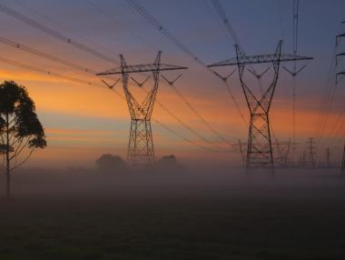 Пазарите на ток в България и Румъния трябва да се свържат този месец
